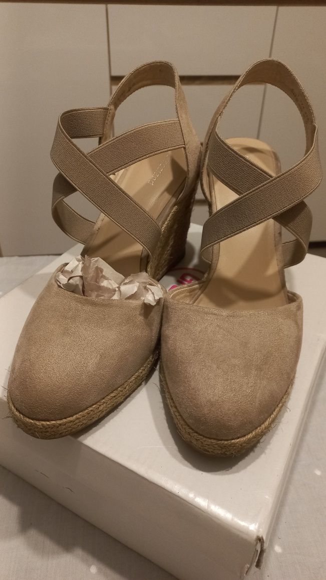 Buty Czółenka espadryle na koturnie graceland jak nowe 40