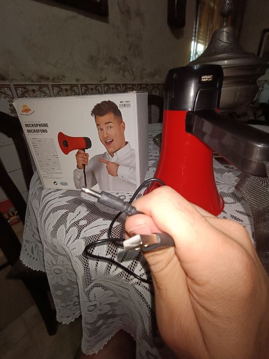 Megafone - NOVO com BT e outras funções