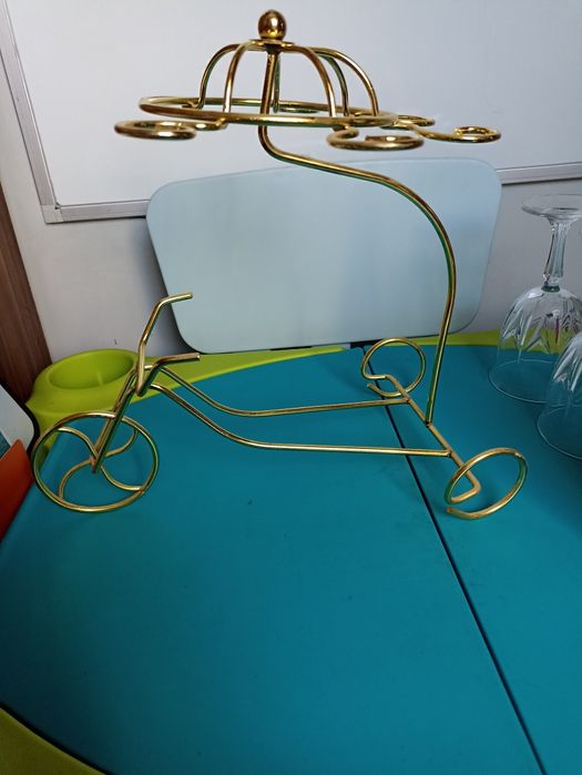 Rower wieszak na kieliszki