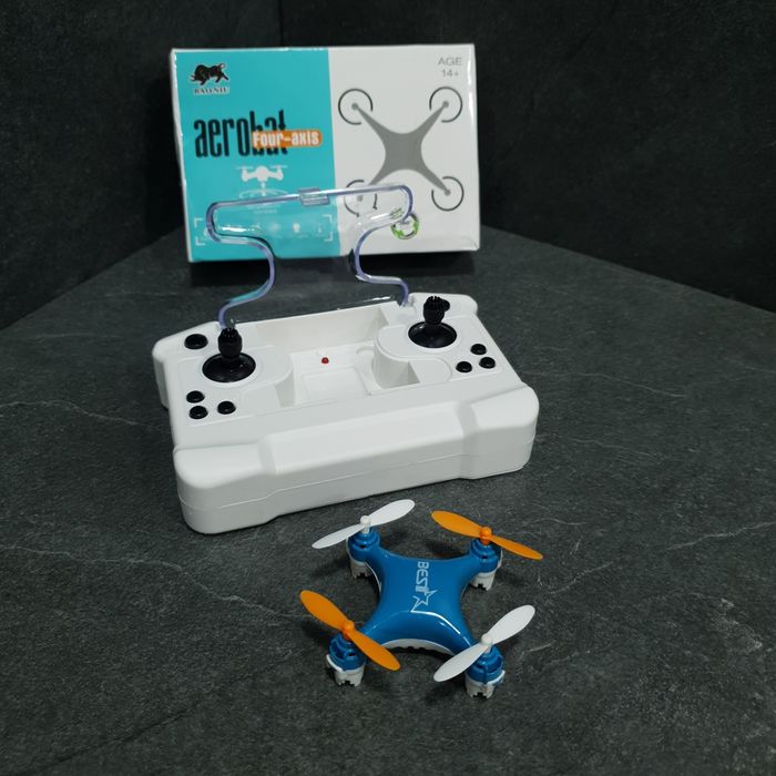 Іграшковий міні-дрон на радіоуправлінні, квадрокоптер, радіокеруванні