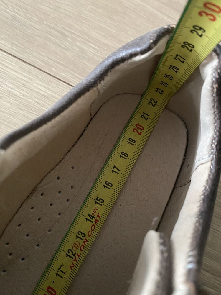 Nowe z metką skórzane buty 35 wkladka 22 cm