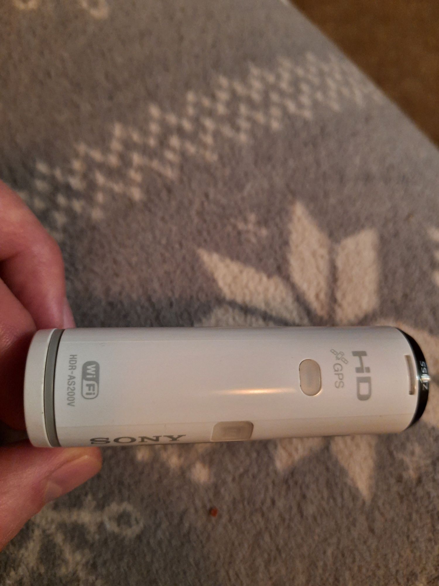 Sony as 200 z pilotem
