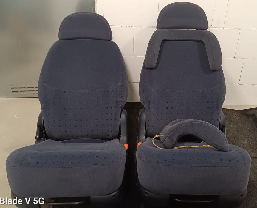 Fotele padaźera SEAT ALHABRA