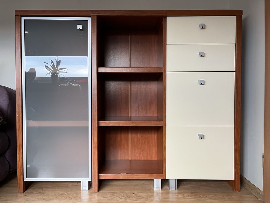 Szafa, meble Black Red White Vis a Vis, rozkładana fioletowa kanapa