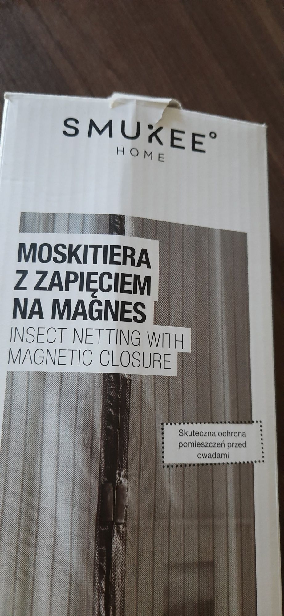 Moskitiera z zapięciem magnetycznym.