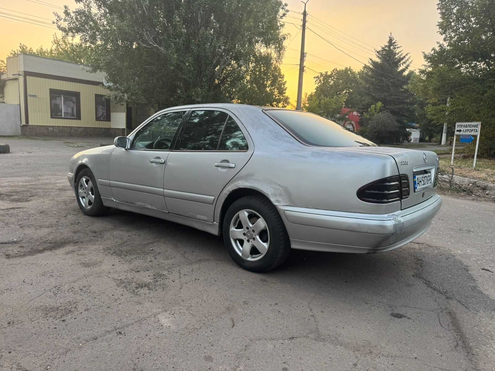 Mercedes-Benz E-Class 2000