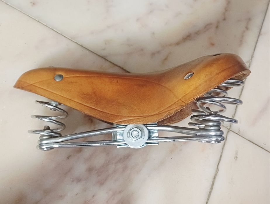 Bancos / Selins de molas antigos