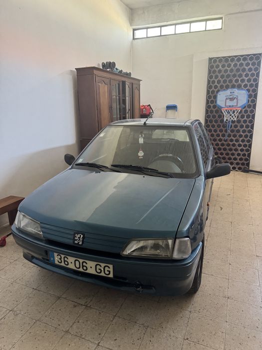 Carro pegeout 106
