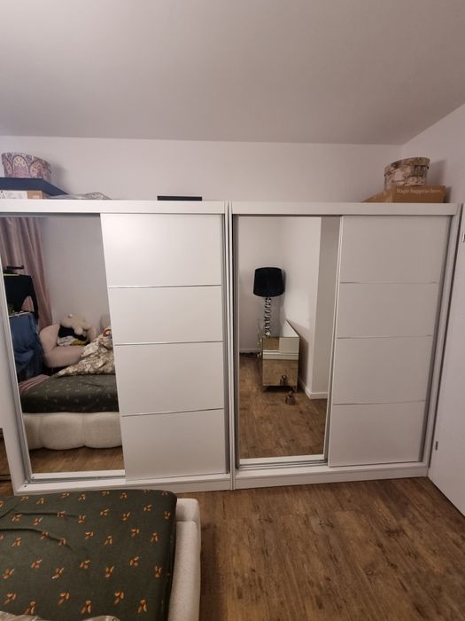 Szafa przesuwna  z lustrem