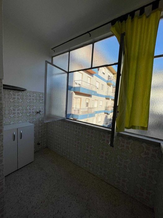 Arrendamento – Apartamento T1 convertido em T2