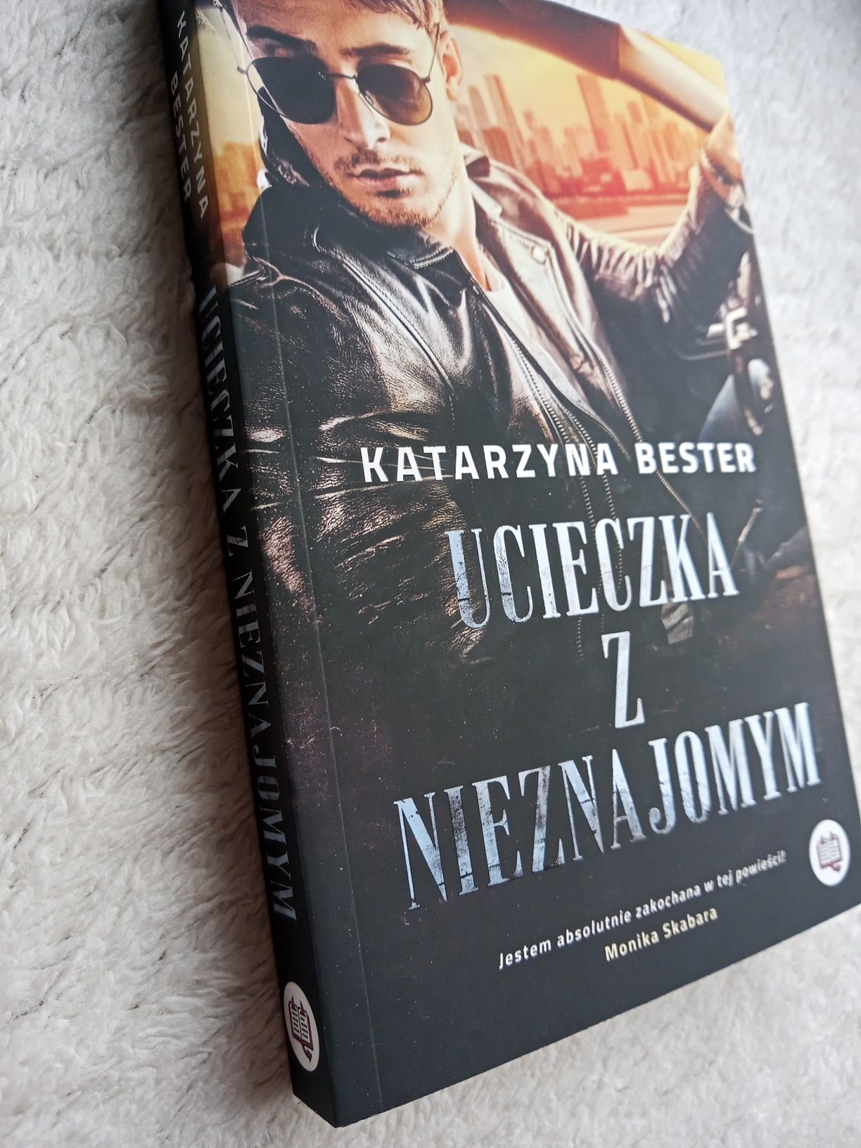 Ucieczka z nieznajomym Katarzyna Bester