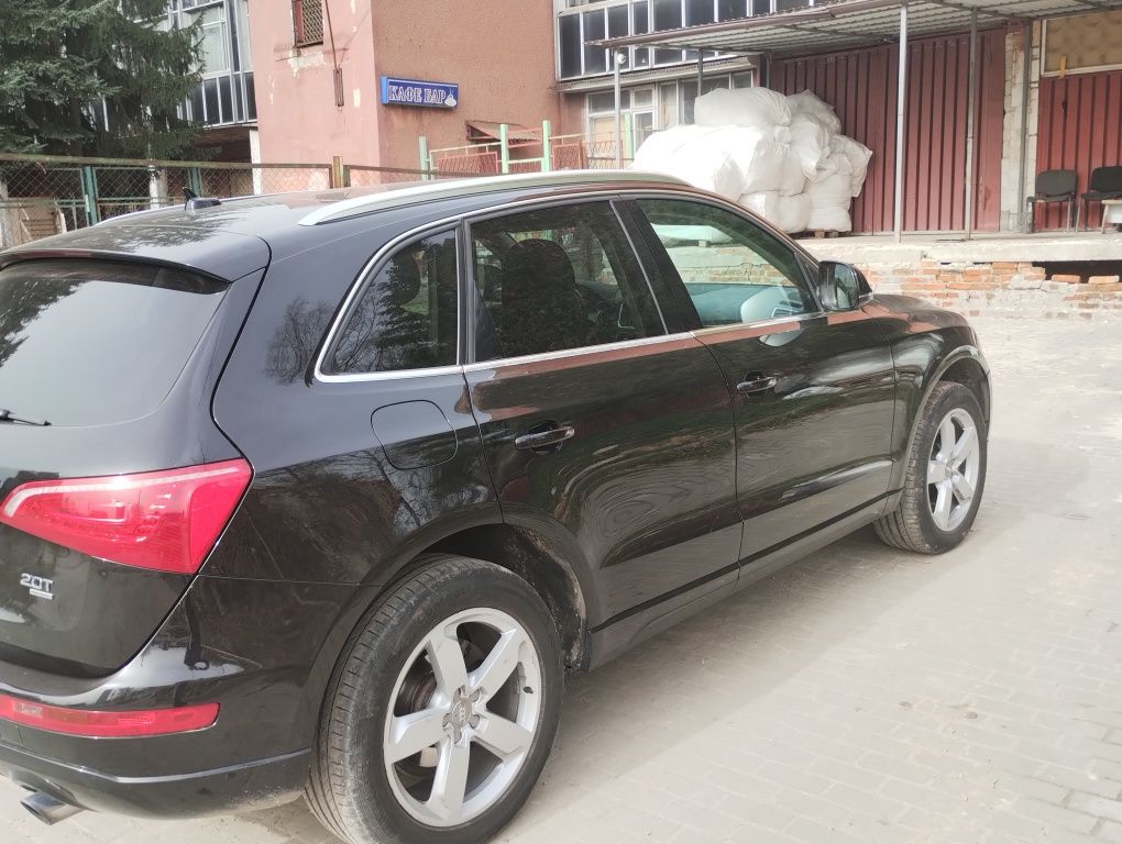 Продам Audi Q5 2.0 TFSI