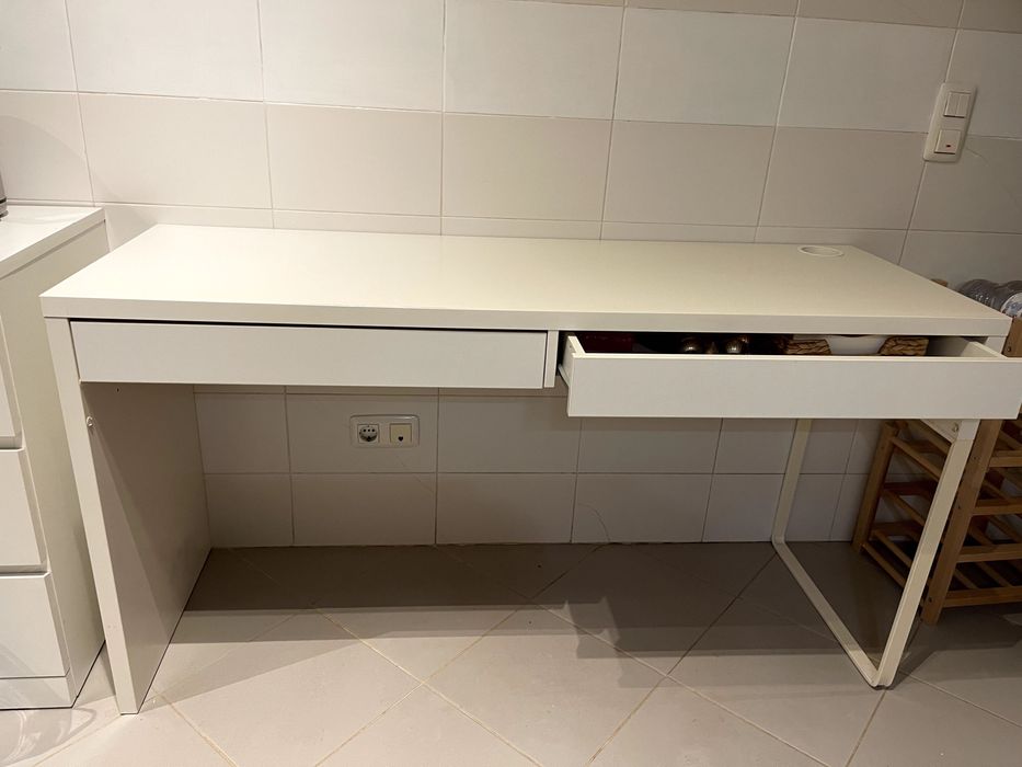 Secretária branca IKEA Micke 142x50cm