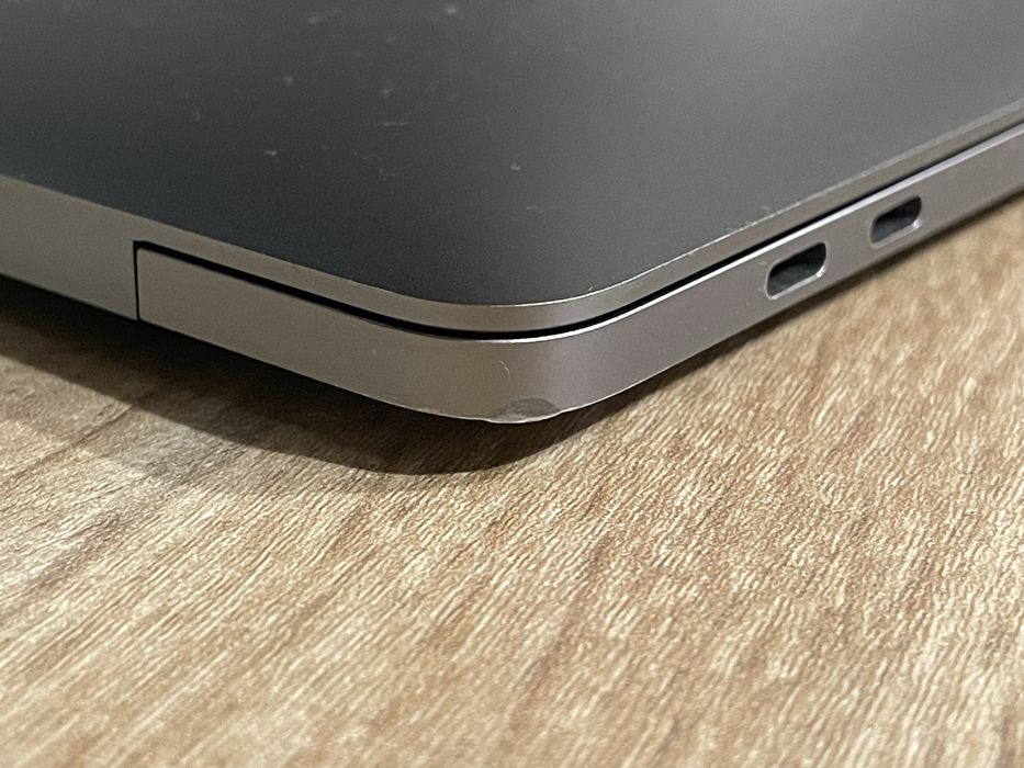 Macbook Pro 13” TouchBar 2018 i5 8Gb 256Gb SSD