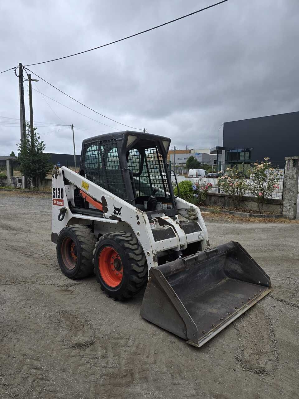 Mini Pá Carregadora Bobcat S130 - Joysticks