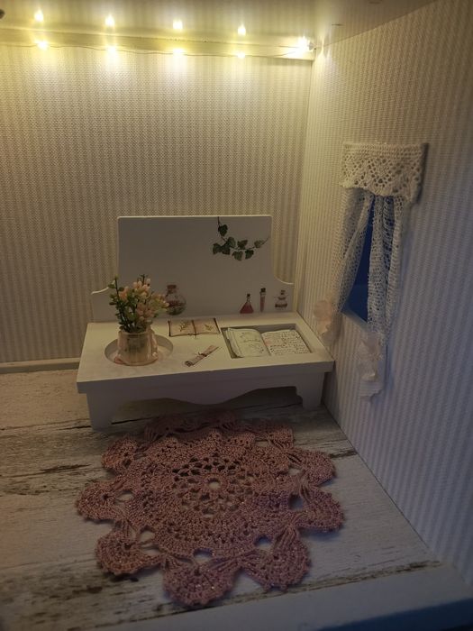 Piękny biały duży domek dla lalek drewniany