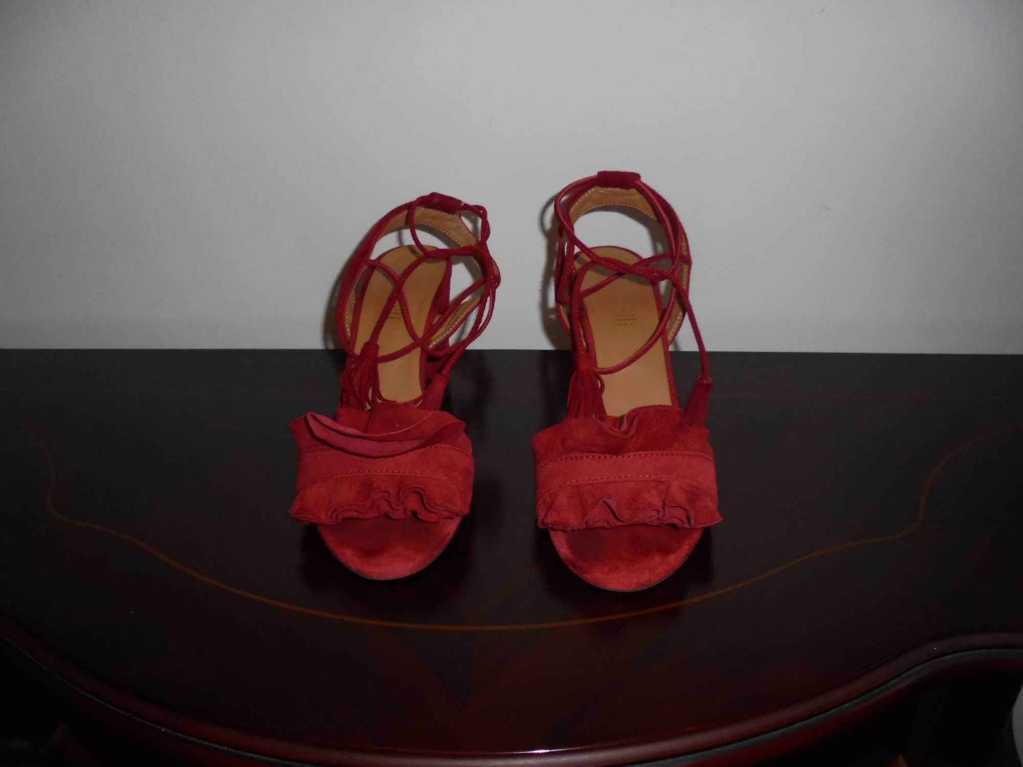 sandálias de mulher cor vermelho