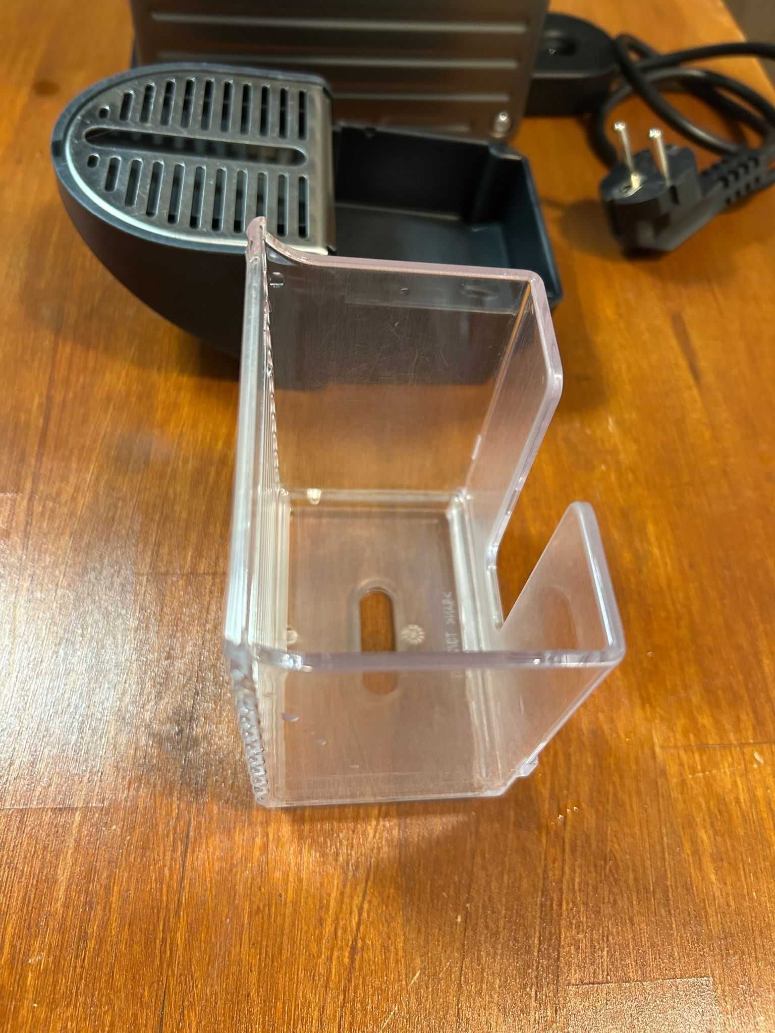 Máquina de Café NESPRESSO
