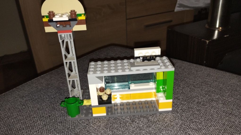 Burger kiosk Lego