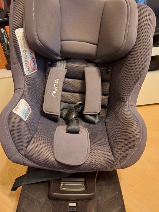 Fotelik dzieciecy obrotowy