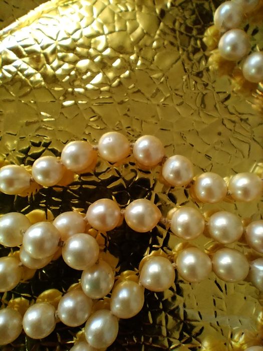 Colar de pérolas com fecho em ouro de Portugal, estilo Art Déco.