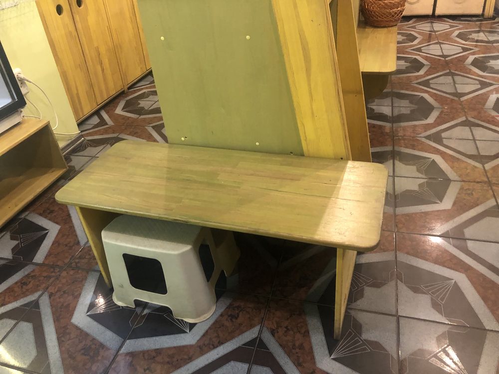 Продаю Стелажі з натурального дерева