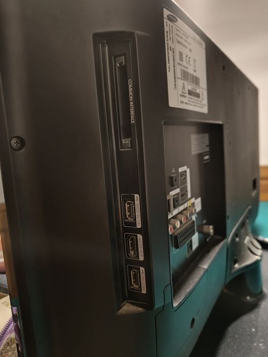 Smart TV Samsung 32" Modelo: ue32eh5300w