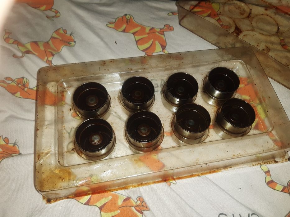 Две упаковки новых гидрокомпенсаторов