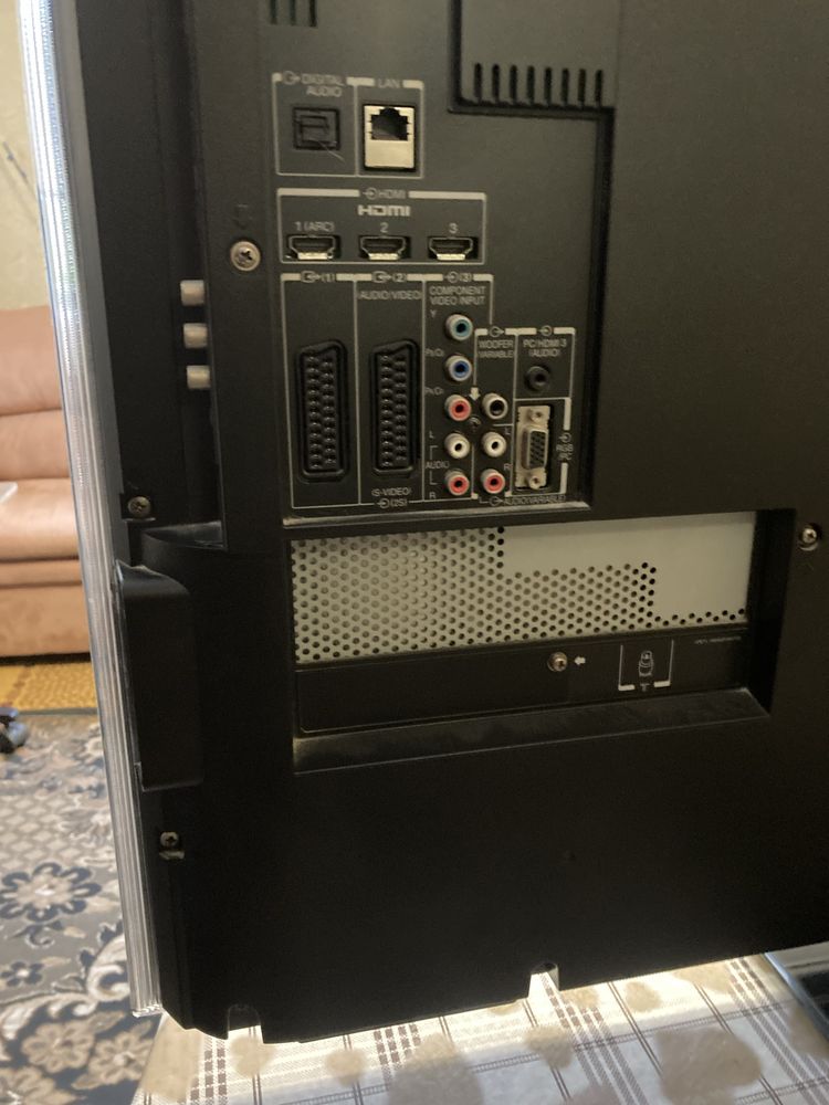 Телевизор TOSHIBA модель 46VL733