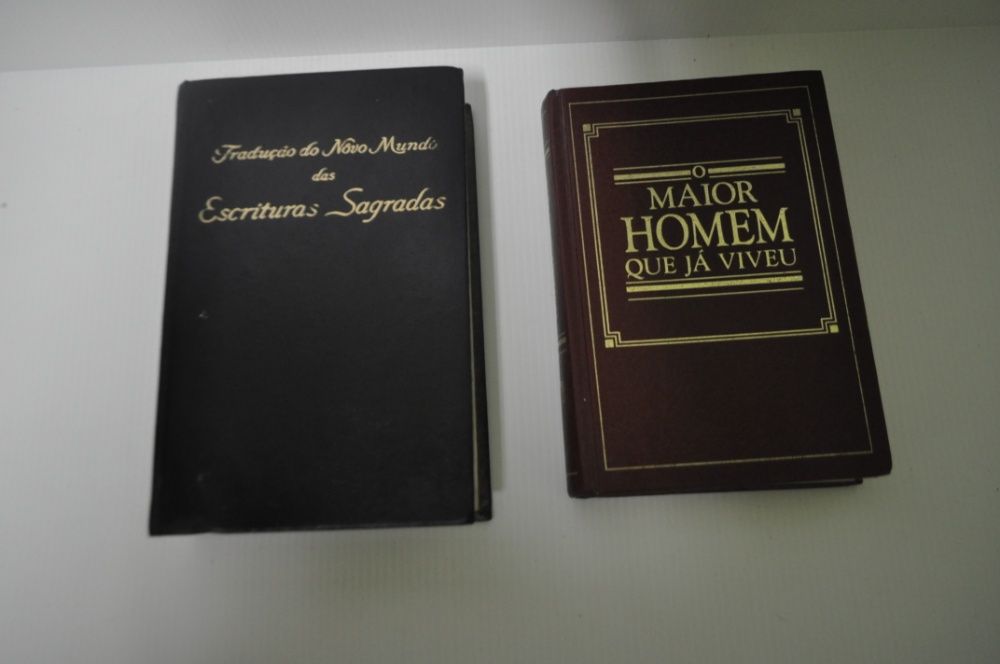 2 livros de Religiões