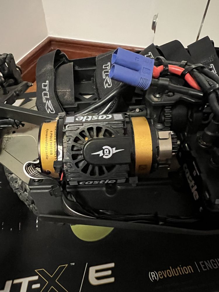 Combo castle creations cobra 8, 2200kv gold edition v2