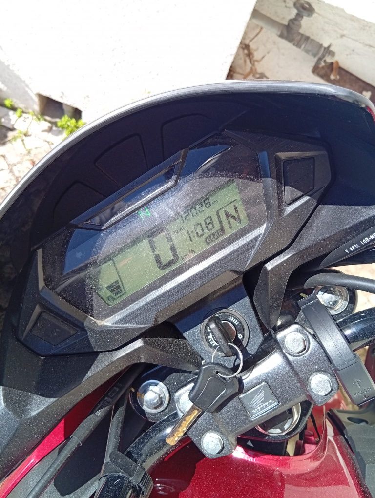 Honda CBF 125 Vermelha