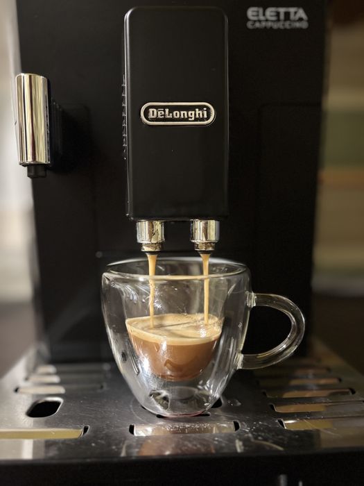 Delonghi Eletta cappuccino кавомашина б/в