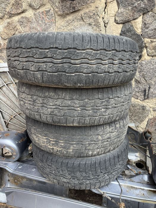 Продам резину всесезонную 225/65r17