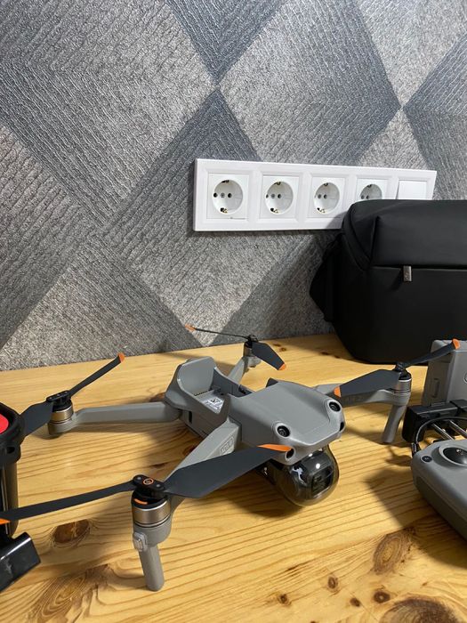Квадрокоптер DJI Air 2S Fly More Combo