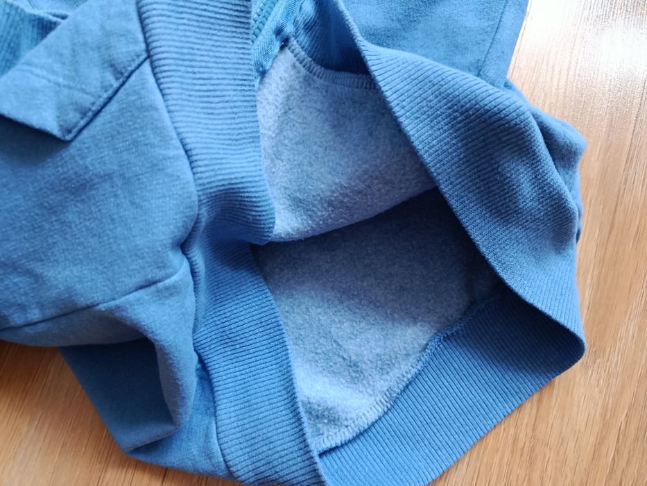 Bluza z kapturem firma Sinsay dla chłopca rozmiar 128/134