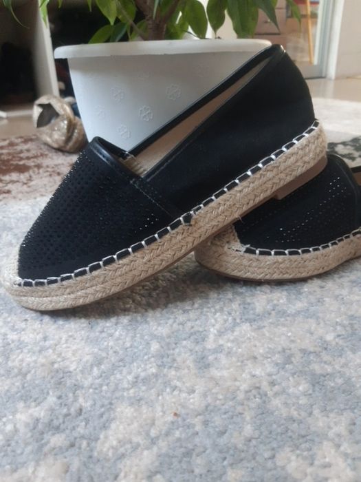 Мокасини , балетки ,еспадрилі