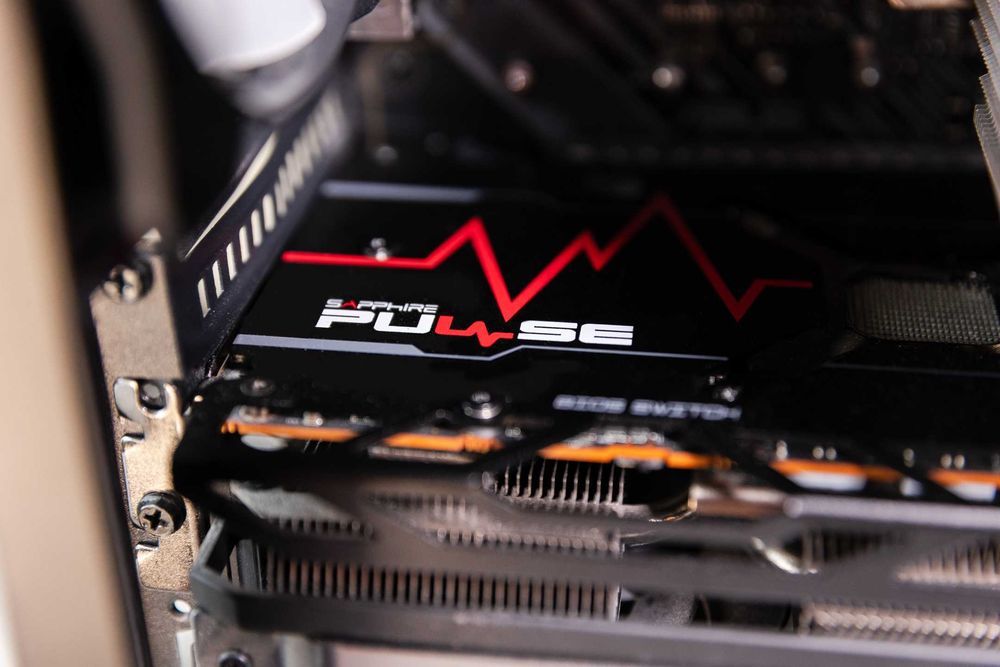 Komputer gamingowy, Ryzen 7 5700X, Sapphire RX 6800.