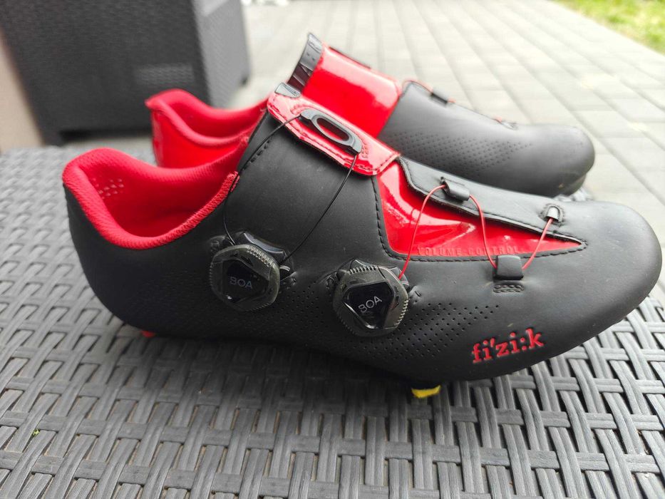 Buty szosowe Fizik Aria R3 42,5 czarno-czerwone