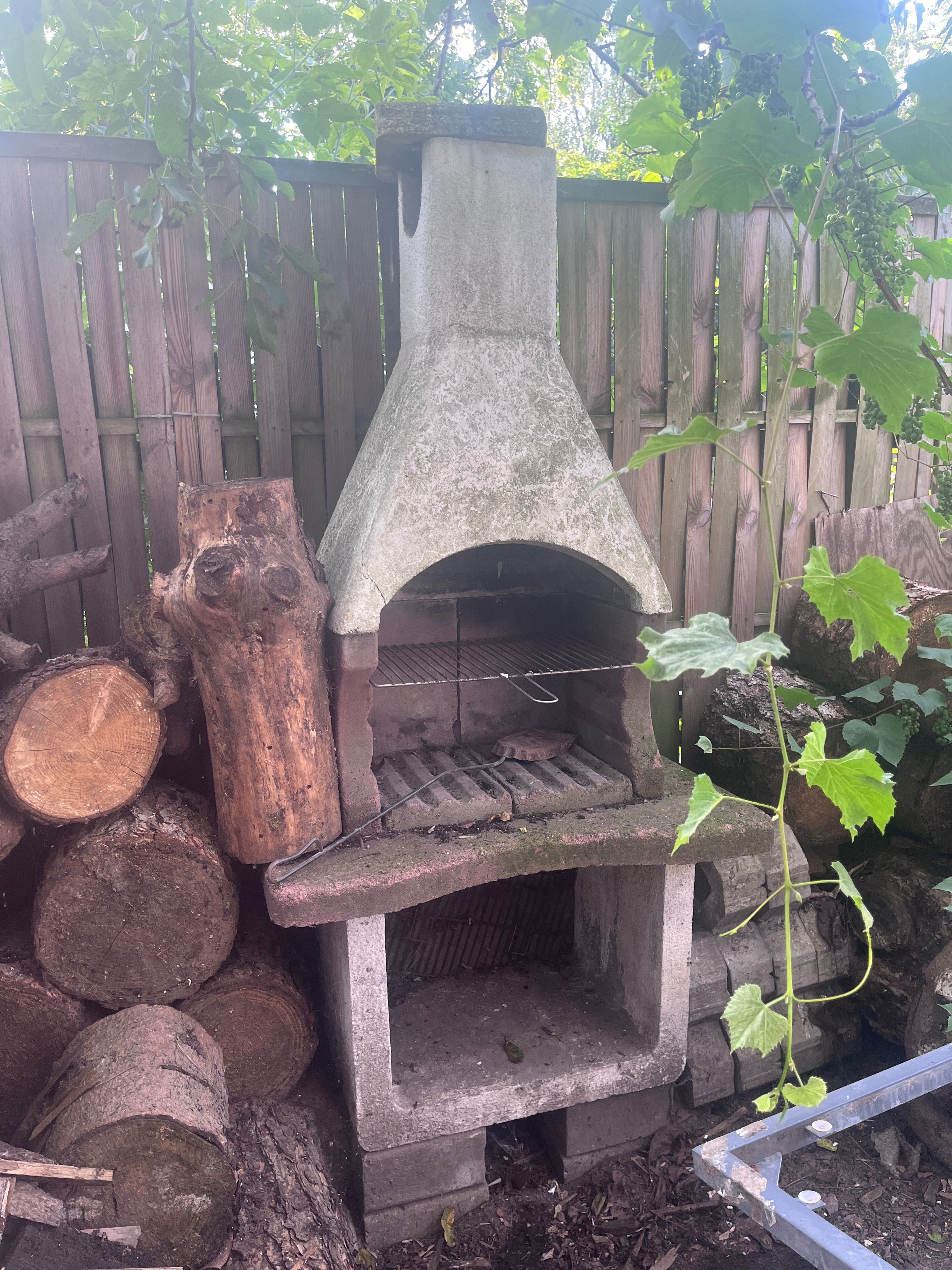 Grill ogrodowy betonowy