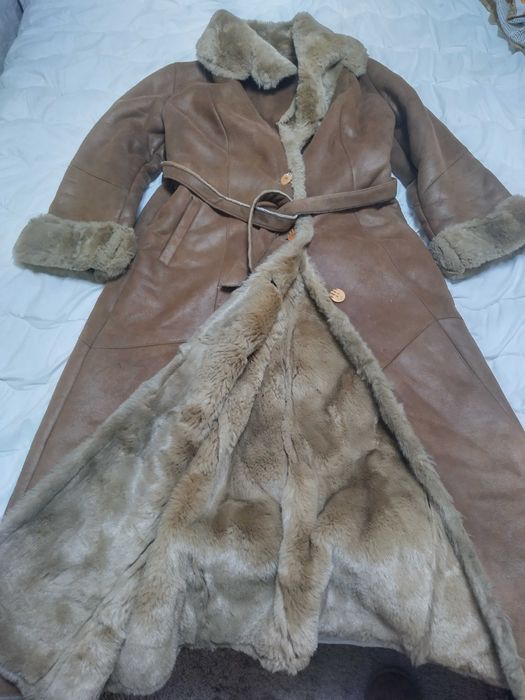 Продам шапку черную женскую из песца