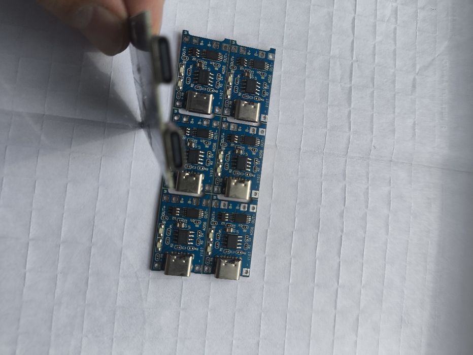 Зарядная плата для литиевой батареи 18650