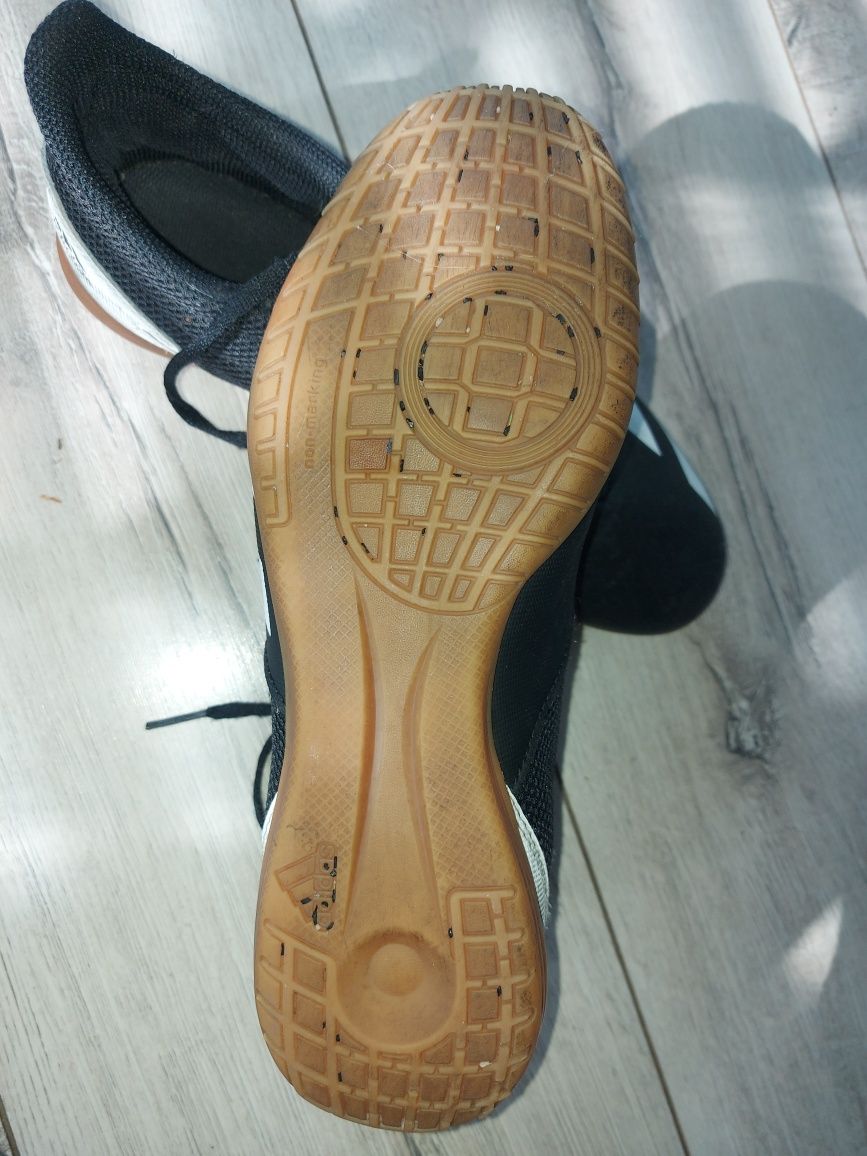 Buty sportowe dziecięce rozm. 38,5  10-13 lat Adidas Predator rozm 38,