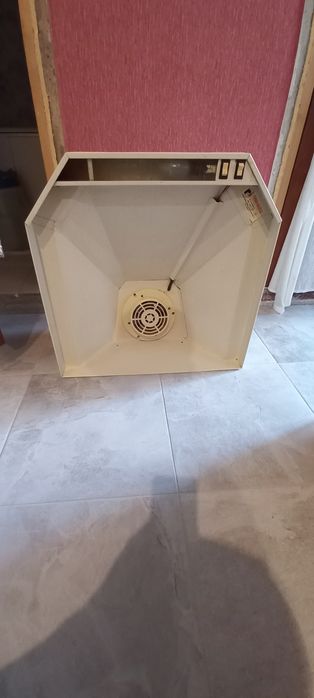 Витяжка кухонна  з підсвіткою