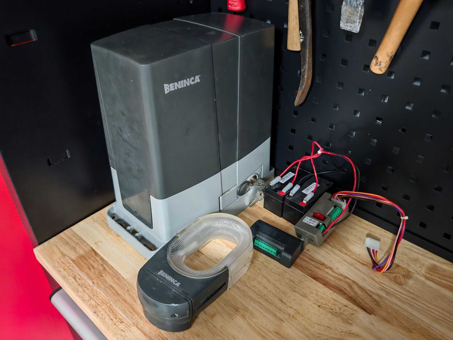 napęd do bram beninca bull 624 esa + awaryjne zasilanie + lampa +