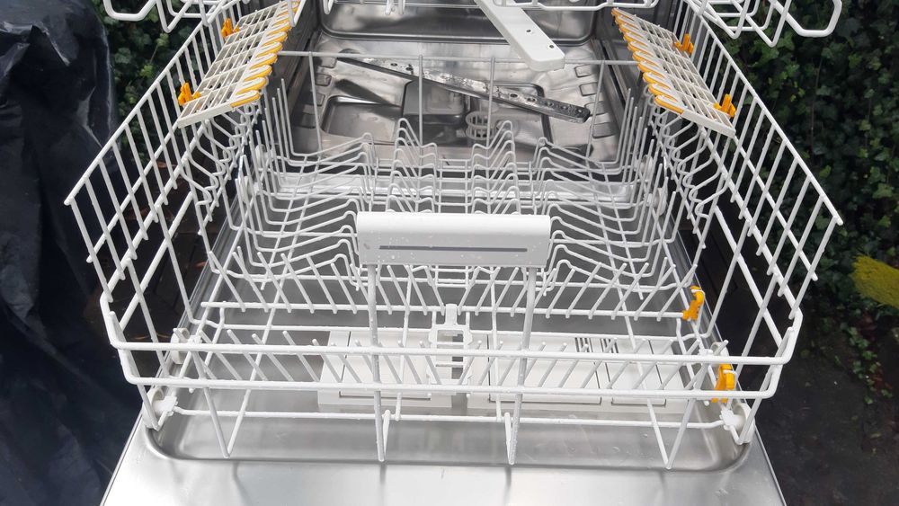 Zmywarka Miele G 6730 SCU Inox pod zabudowę 690 godzin pracy AutoOpen