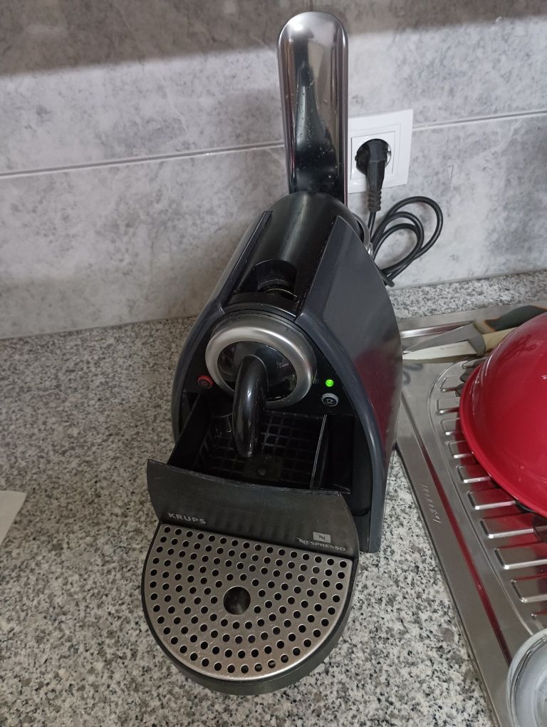 Vendo máquina Krupx de café esta a funcionar perfeitamente