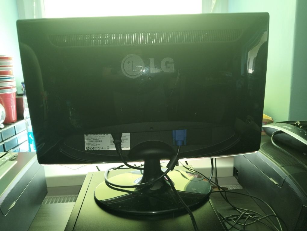 Monitor LG Flatron W2261VP-PF 22 cale Full HD 16:9 HDMI