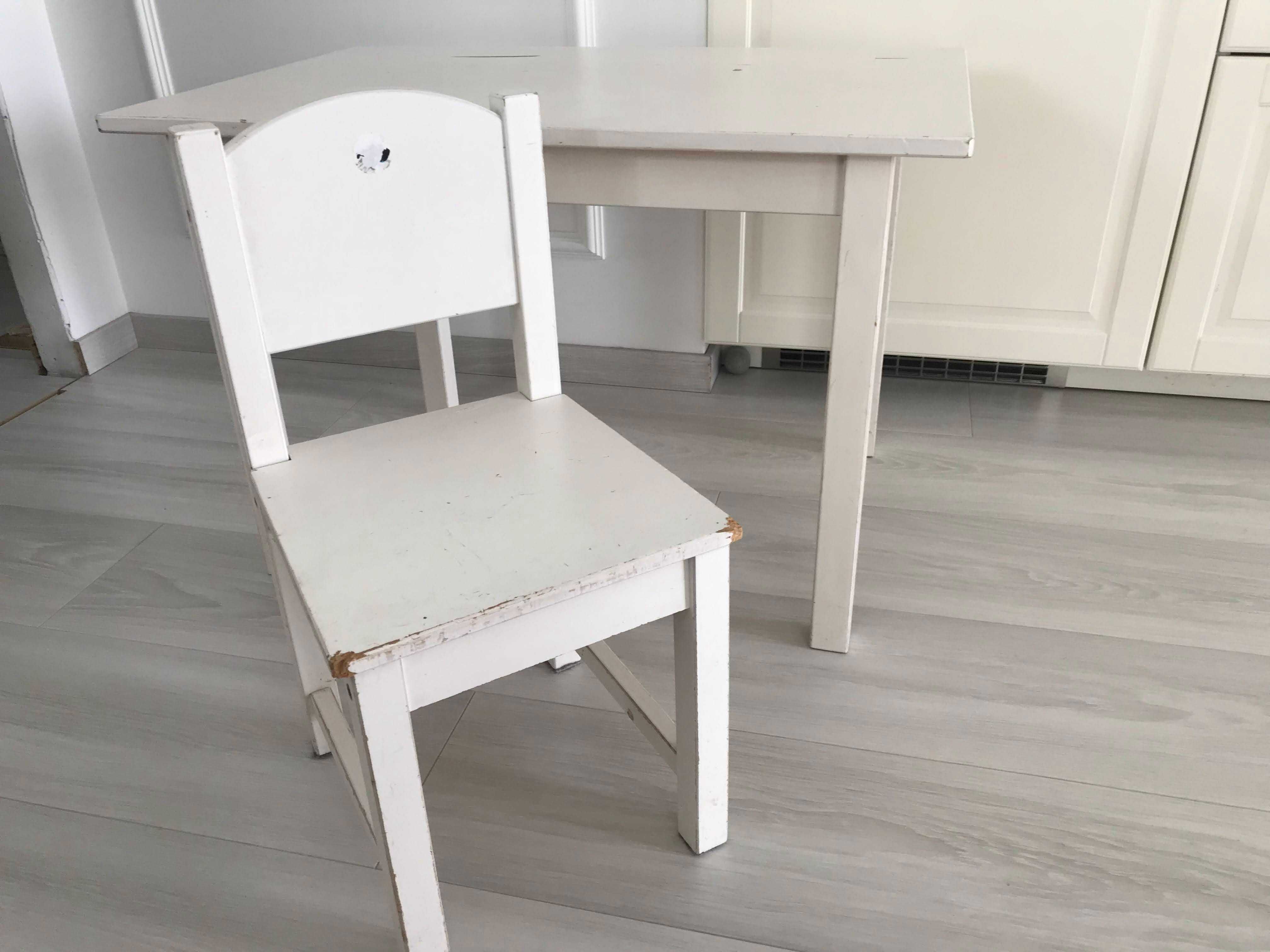 IKEA SUNDVIK Zestaw stolik z krzesełkiem biały
