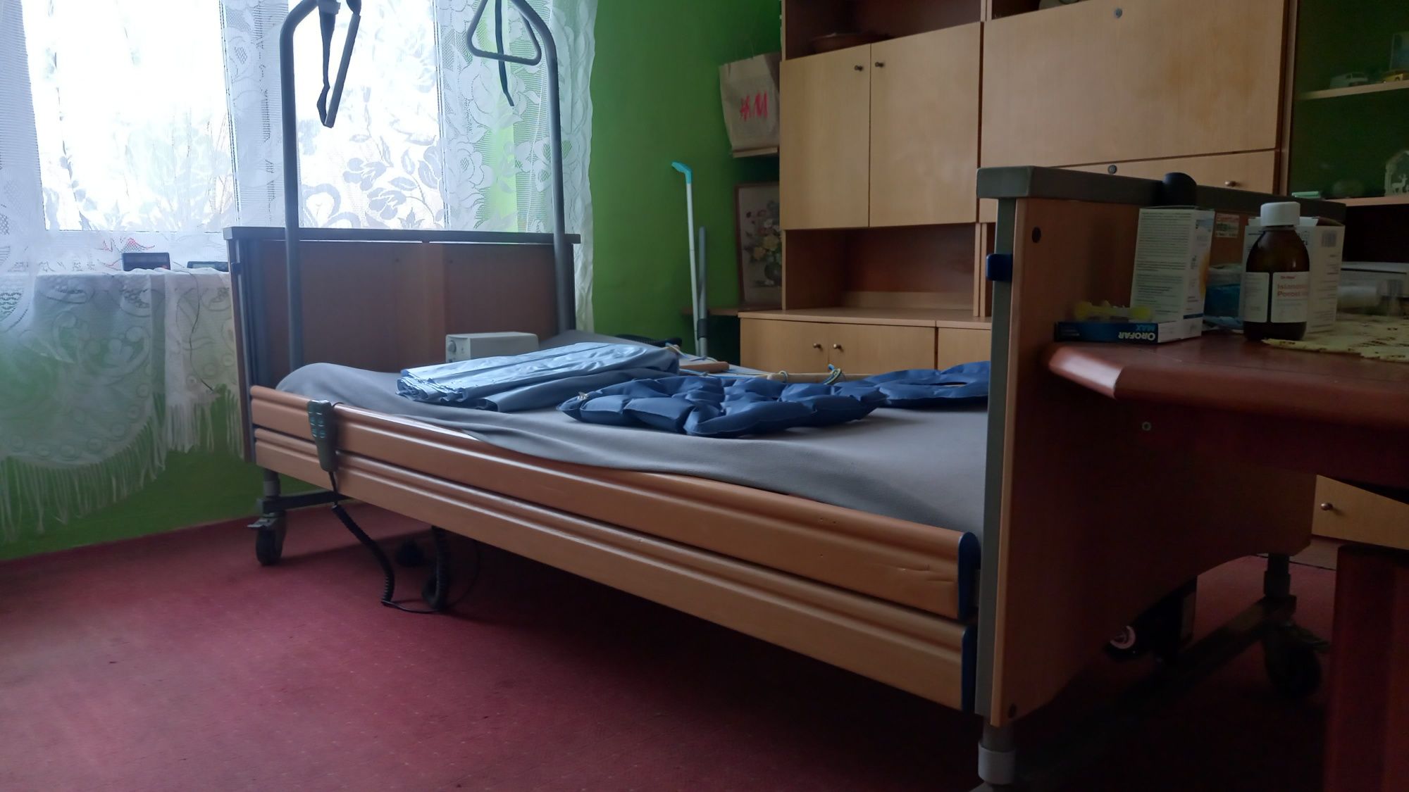 Łóżko rehabilitacyjne sterowane pilotem kompletne wyposażenie akcesori